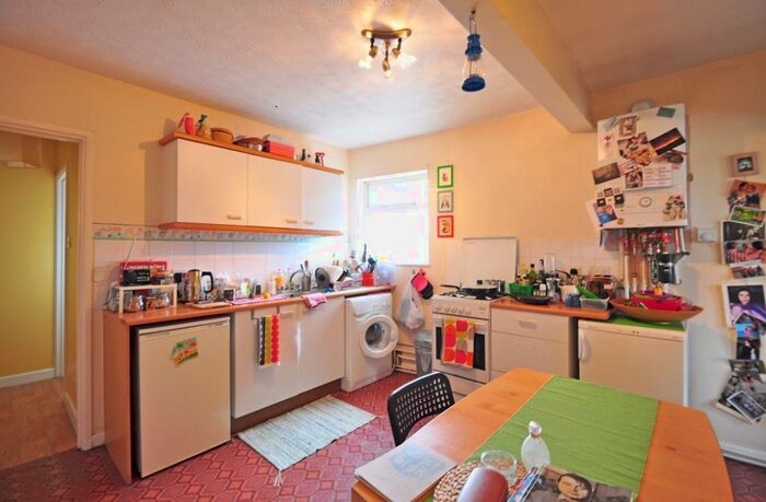 Studio To Rent In Belmont Road, Maidenhead, Berkshire, SL6