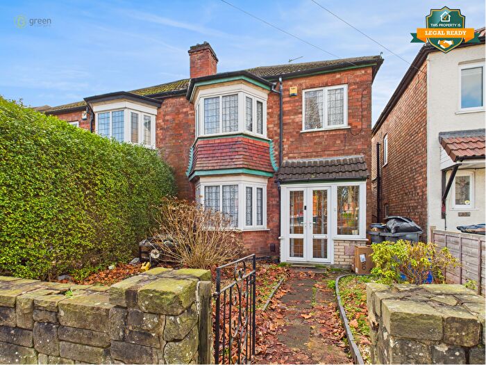 3 Bedroom Semi-Detached House For Sale In Goosemoor Lane, Birmingham, B23
