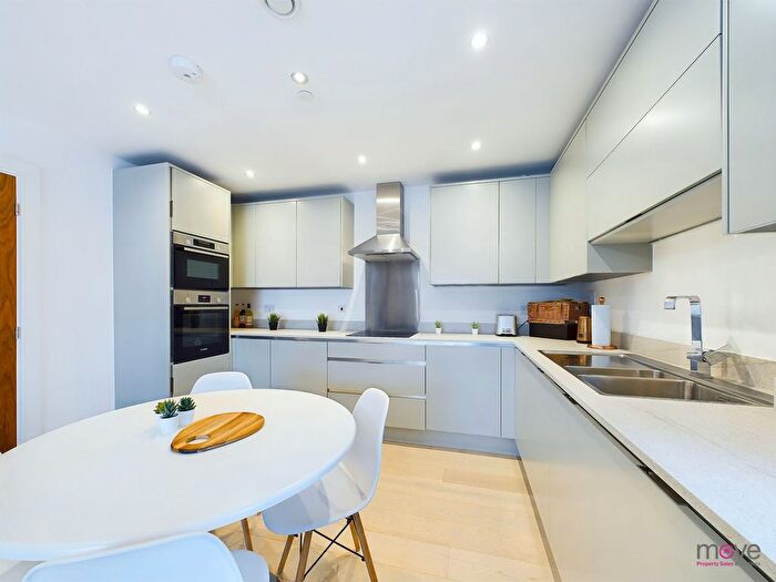 1 Bedroom Flat For Sale In Lansdown Road, Charlton Court, GL51