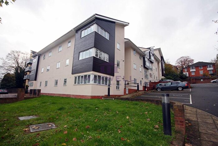 2 Bedroom Flat To Rent In Buckland Rise, Maidstone, ME16