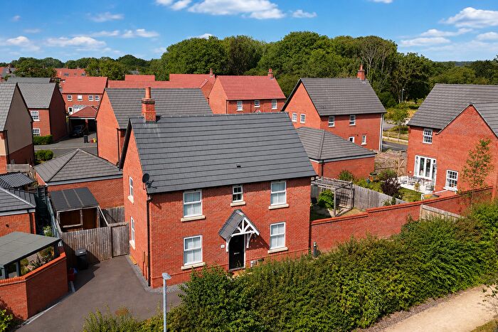 3 Bedroom Detached House For Sale In Gee Avenue, Hugglescote, Leicestershire, LE67