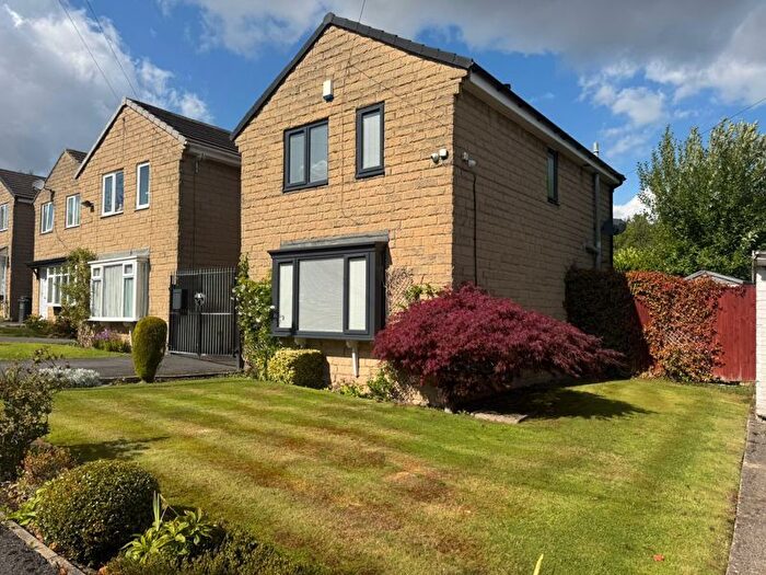 3 Bedroom Detached House For Sale In Norwood Road, Huddersfield, HD2