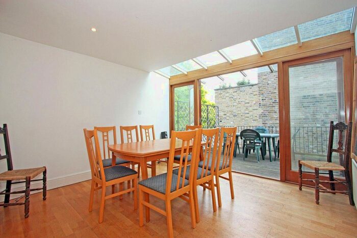 4 Bedroom Flat To Rent In Bishops Road, Fulham, London, SW6