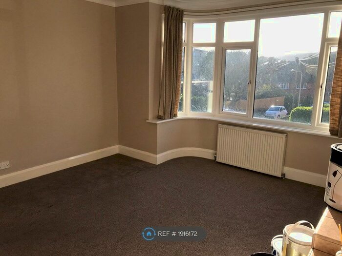 3 Bedroom Semi-Detached House To Rent In Westwood Gardens, Scarborough, YO11