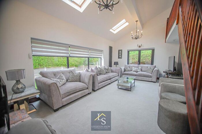 5 Bedroom Bungalow To Rent In Sandiway, Bramhall, SK7
