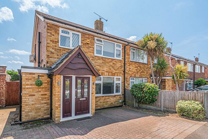 3 Bedroom Semi-Detached House For Sale In Walnut Tree Road, Shepperton, TW17