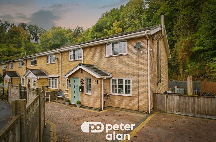 4 Bedroom End Of Terrace House For Sale In Windsor Place, Ynysybwl, Pontypridd, CF37