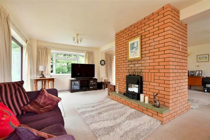 5 Bedroom Detached House For Sale In Cherry Glebe, Mersham, Kent, TN25