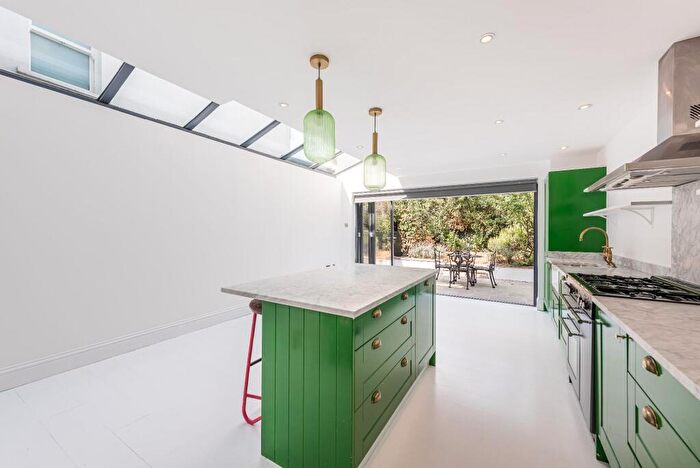 4 Bedroom Terraced House For Sale In Purves Road, NW10