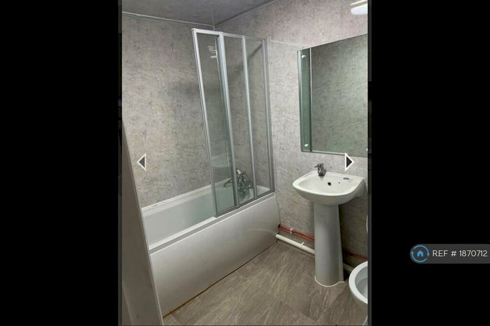 1 Bedroom Flat To Rent In Keighley Road, Bradford, BD8