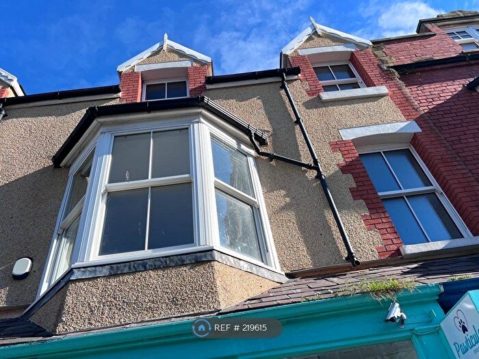 4 Bedroom Flat To Rent In Abergele Road, Colwyn Bay, LL29