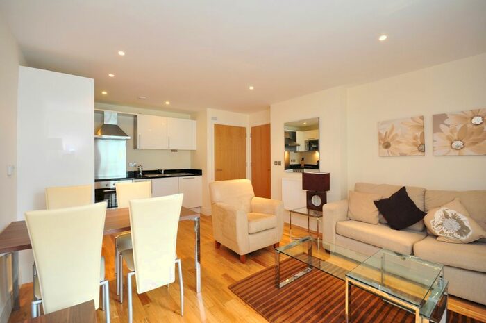 1 Bedroom Flat To Rent In Millharbour, Lanterns Court, Canary Wharf, London, E14