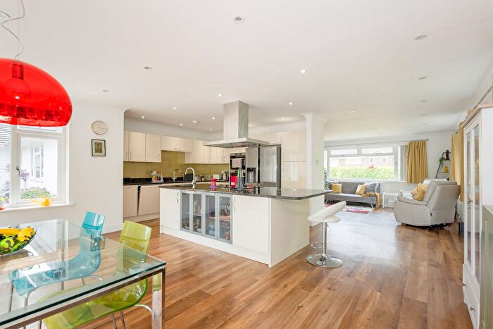 4 Bedroom Detached Bungalow For Sale In Ifoldhurst, Billingshurst, RH14