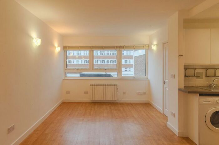 Studio To Rent In Seven Sisters Road, London N4