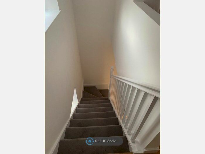 3 Bedroom Terraced House To Rent In Lita House, London, SE25