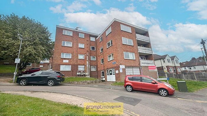 2 Bedroom Property To Rent In Bonnick Close, Luton, LU1