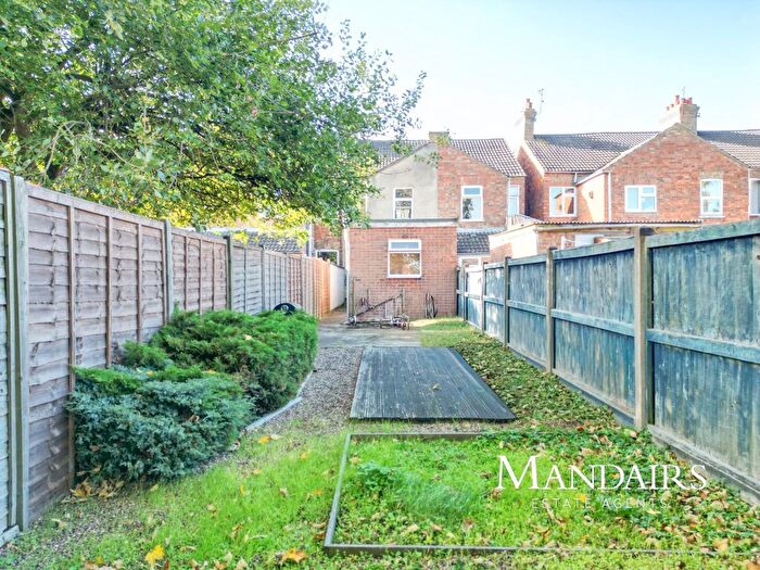 3 Bedroom Terraced House For Sale In Belsize Avenue, Woodston, Peterborough, PE2