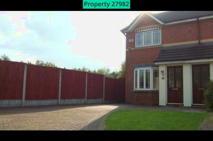 2 Bedroom Mews To Rent In Carnoustie, Bolton, BL3