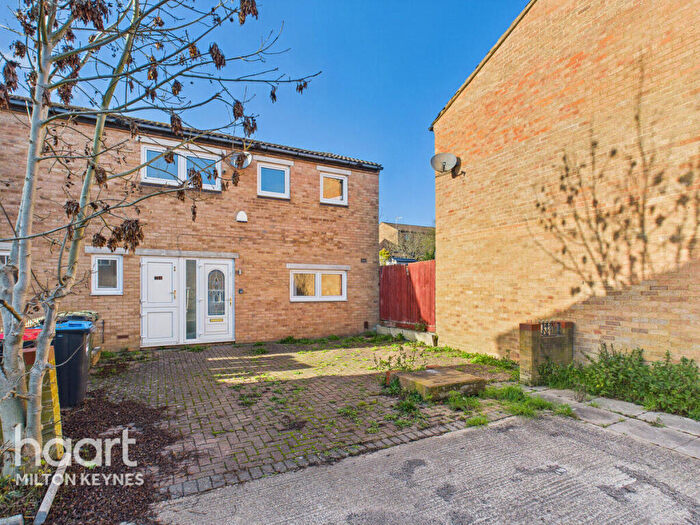 3 Bedroom Semi Detached House For Sale In Gledfield Place, Hodge Lea, MK12