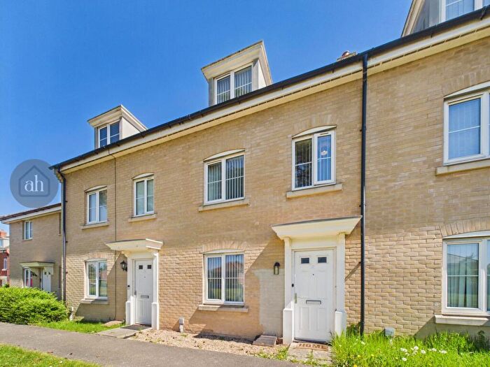 3 Bedroom Terraced House For Sale In Rowan Place, Red Lodge, IP28