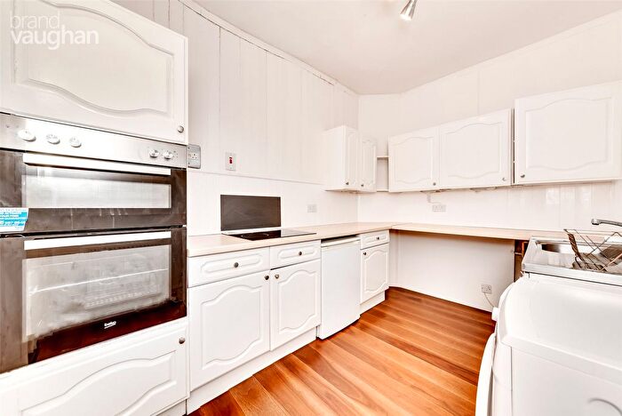 1 Bedroom Flat To Rent In Sussex Square, Brighton, East Sussex, BN2