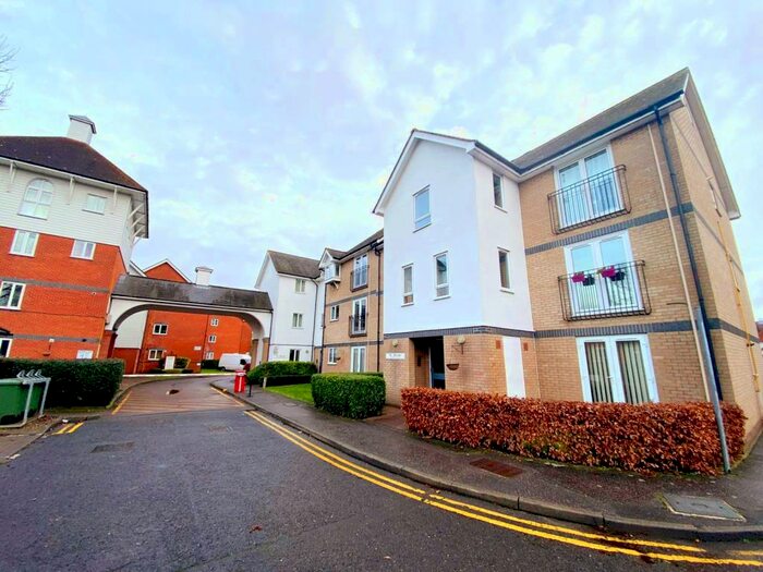 2 Bedroom Apartment To Rent In Victoria Chase, CO1