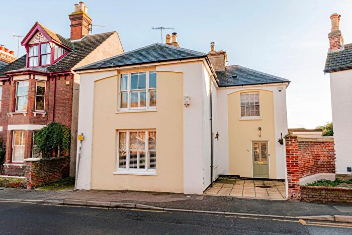 3 Bedroom Detached House For Sale In South Road, Faversham, ME13