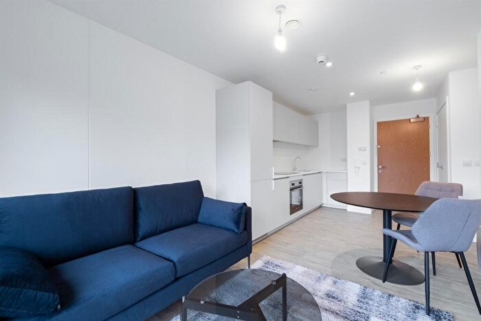 1 Bedroom Property To Rent In South Central, Essex Street, B5