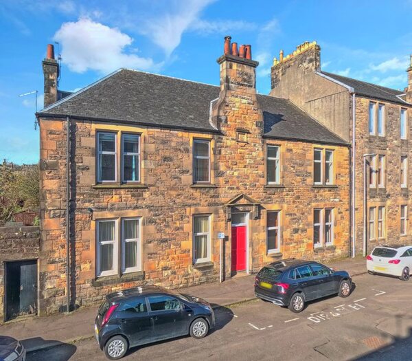 2 Bedroom Flat To Rent In Ronald Place, Riverside, Stirling, FK8