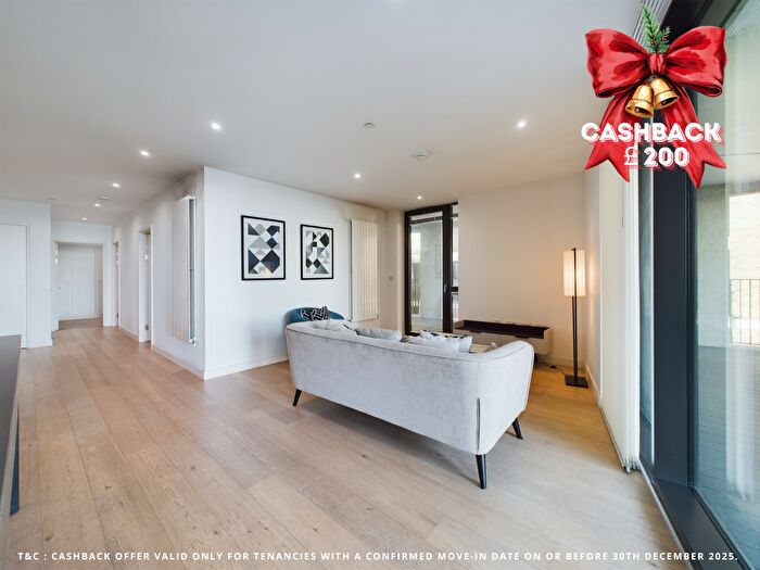 3 Bedroom Flat To Rent In Silvertown – Bedrooms Flat, E16