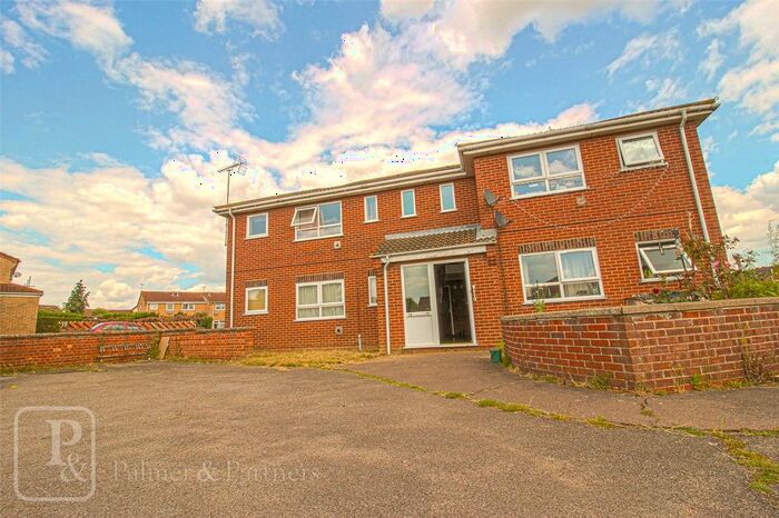 Studio To Rent In Kingfisher Close, Colchester, Essex, CO4