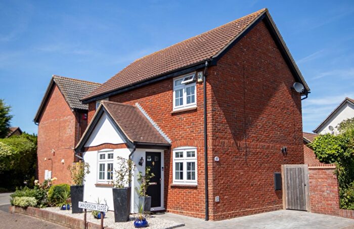 3 Bedroom Detached House For Sale In Petresfield Way, West Horndon, Brentwood, CM13