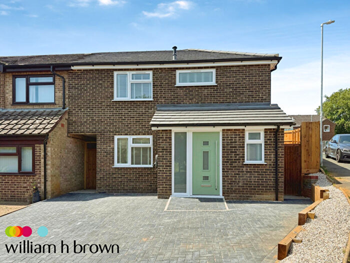 3 Bedroom Semi Detached House To Rent In Evesham Close, Ipswich, IP2