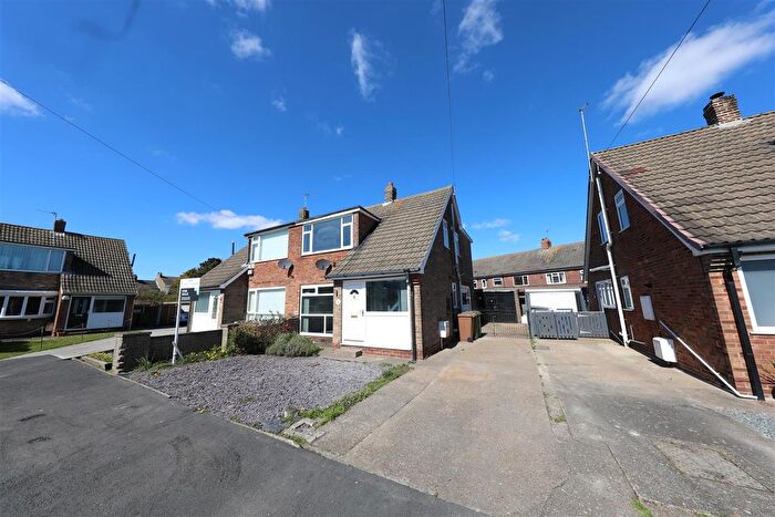 3 Bedroom Semi-Detached House For Sale In Leonard Close, Paull, Hull, HU12