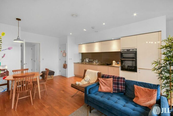 2 Bedroom Flat To Rent In Colonial Drive, Bollo Lane, London, W4