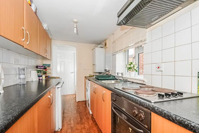 4 Bedroom Terraced House To Rent In Magdalen Road, East Oxford, Hmo Ready Sharers, OX4