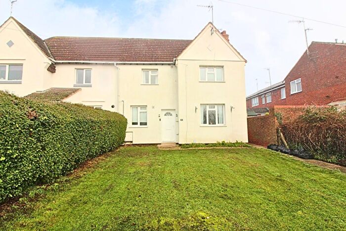 3 Bedroom Semi-detached House For Sale In Cornmore, Pershore, WR10