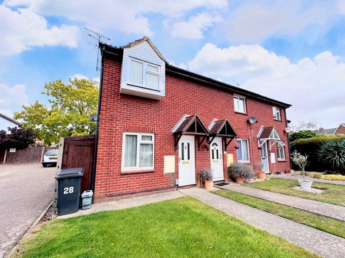 2 Bedroom End Of Terrace House To Rent In Bounderby Grove, Chelmsford, CM1