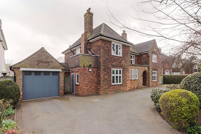 4 Bedroom Detached House For Sale In Vicarage Gardens, Scunthorpe, DN15