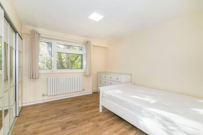 4 Bedroom Flat To Rent In Thorburn Square, London, SE1