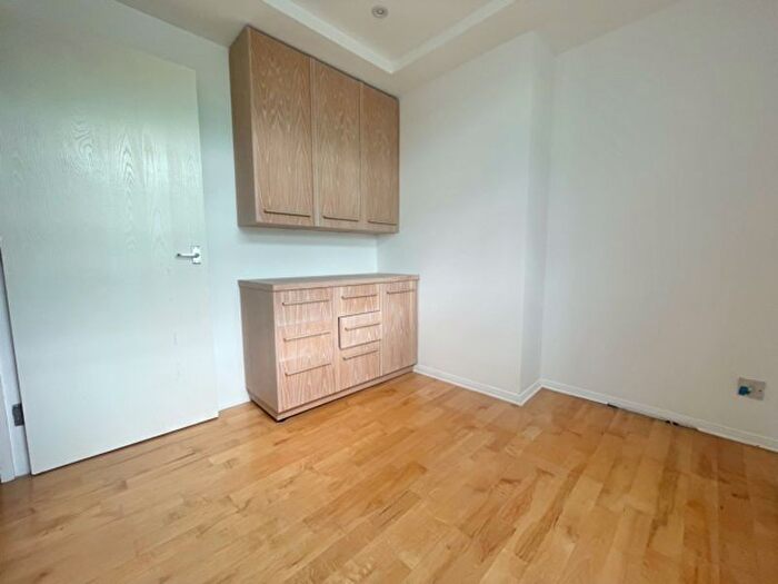 2 Bedroom Flat To Rent In Ainsley Street, London, E2