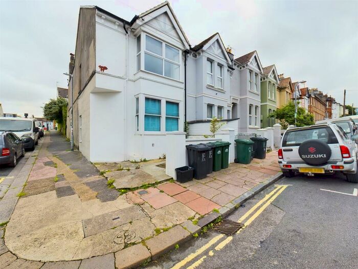 2 Bedroom Flat To Rent In Brading Road, Brighton, East Sussex, BN2