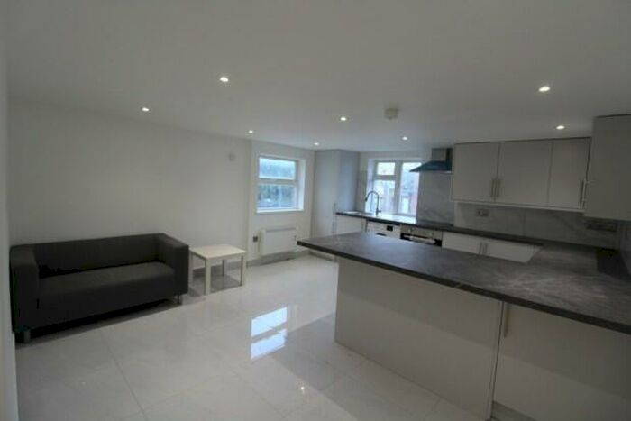 1 Bedroom Flat To Rent In Richmond Road Cardiff, CF24