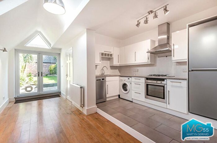 2 Bedroom Terraced House To Rent In Fredericks Place, North Finchley, London, N12