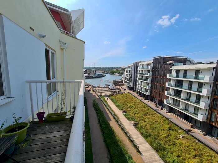 2 Bedroom Apartment To Rent In The Crescent, Hannover Quay, Bristol Harbourside, BS1