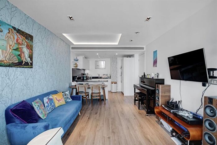 2 Bedroom Apartment To Rent In Satin House, Piazza Walk, London, E1