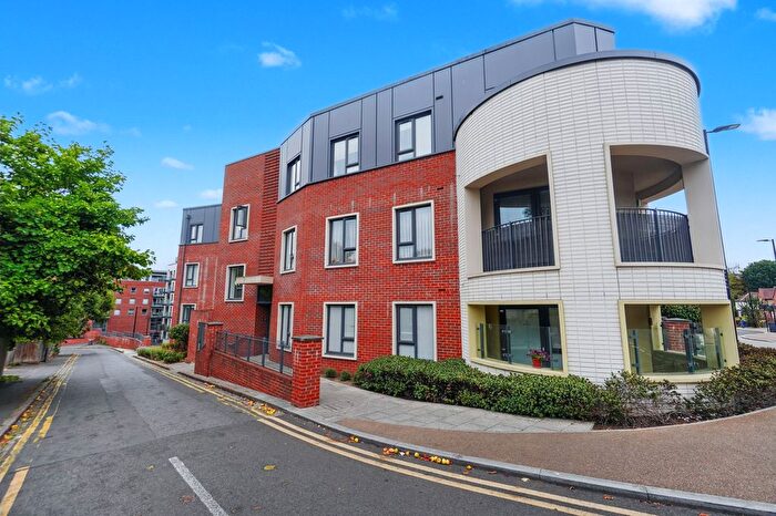 1 Bedroom Flat For Sale In Rutland Street, High Wycombe, HP11