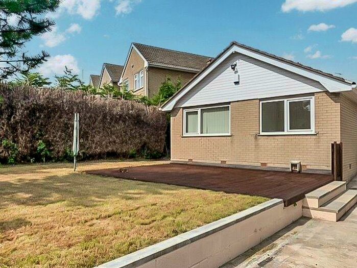 2 Bedroom Bungalow To Rent In Tunwell Greave, Sheffield, S5
