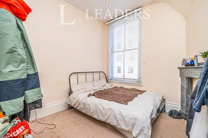 1 Bedroom Flat To Rent In Royal Crescent Rd, Southampton, SO14