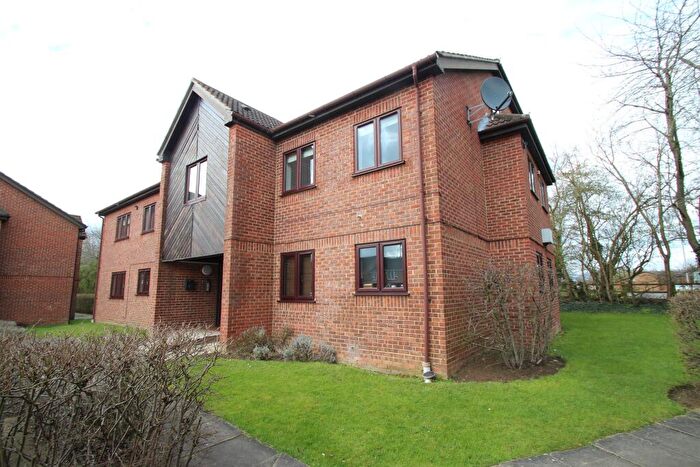 1 Bedroom Maisonette For Sale In Dormer Close, Aylesbury, HP21